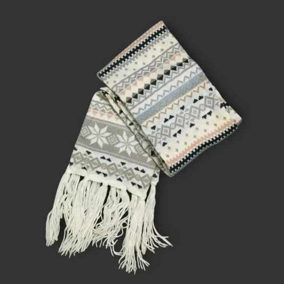 H&M Long Fair Isle Patterned Scarf - Picture 4 of 5